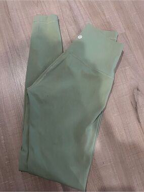 Lululemon leggings size 4